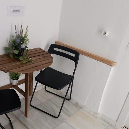 Malaguena Salerosa "Apartamento - Estudio Con Terraza" En Casa Tipica De 1 A 4 Dormitorios Малага Екстериор снимка