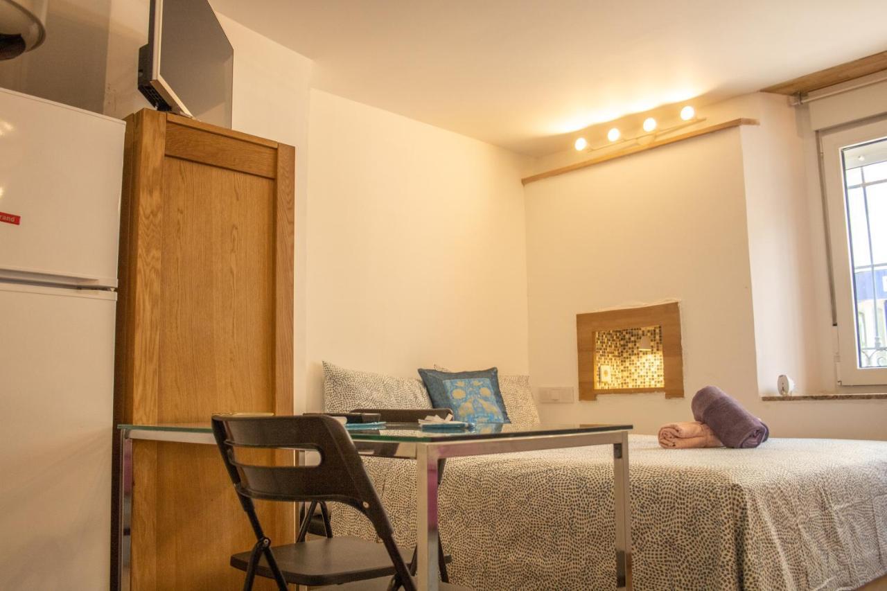 Malaguena Salerosa "Apartamento - Estudio Con Terraza" En Casa Tipica De 1 A 4 Dormitorios Малага Екстериор снимка