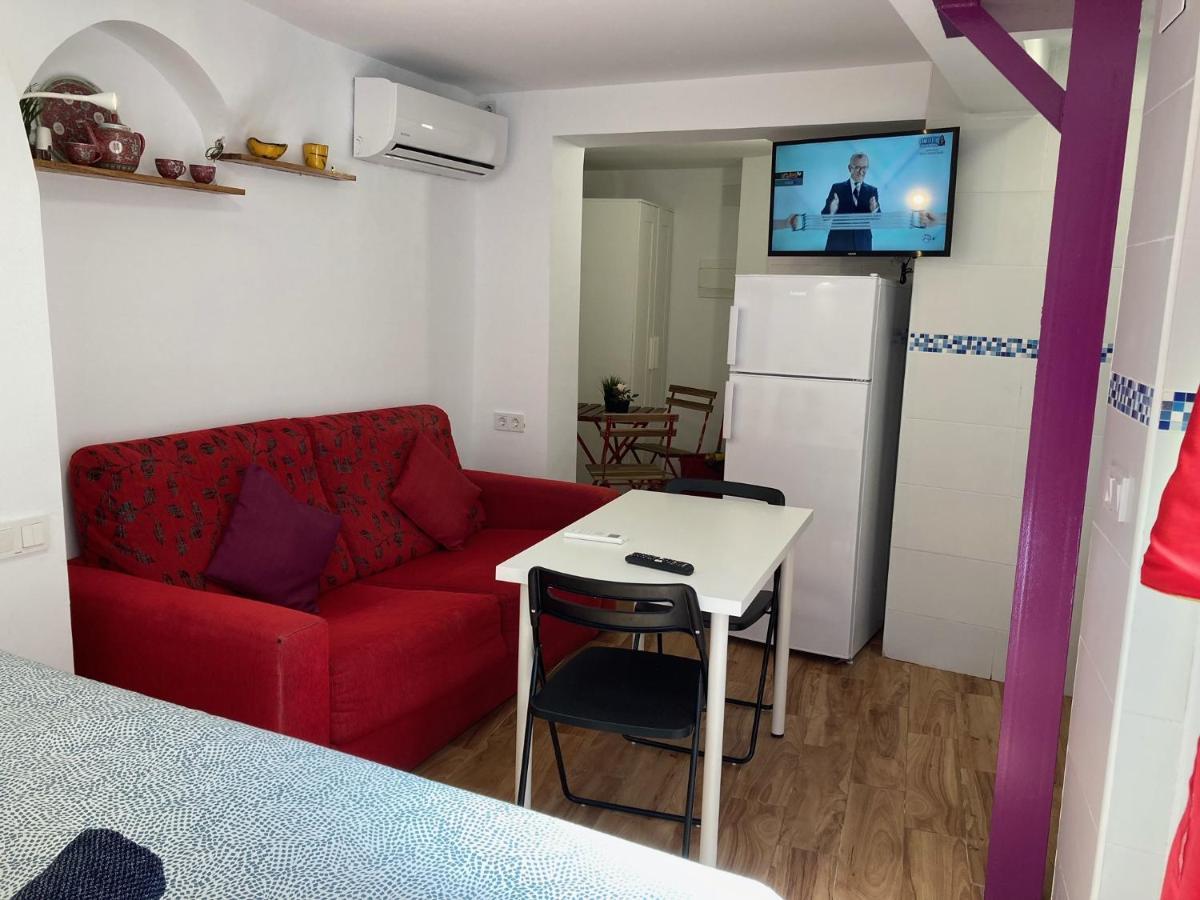 Malaguena Salerosa "Apartamento - Estudio Con Terraza" En Casa Tipica De 1 A 4 Dormitorios Малага Екстериор снимка